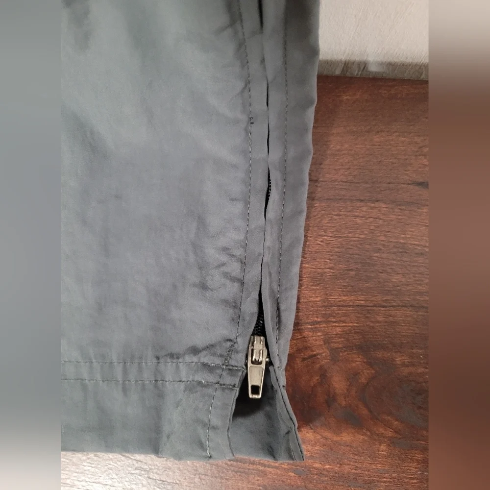 Women's White Sierra Cargo Adjustable Pants / Shorts M